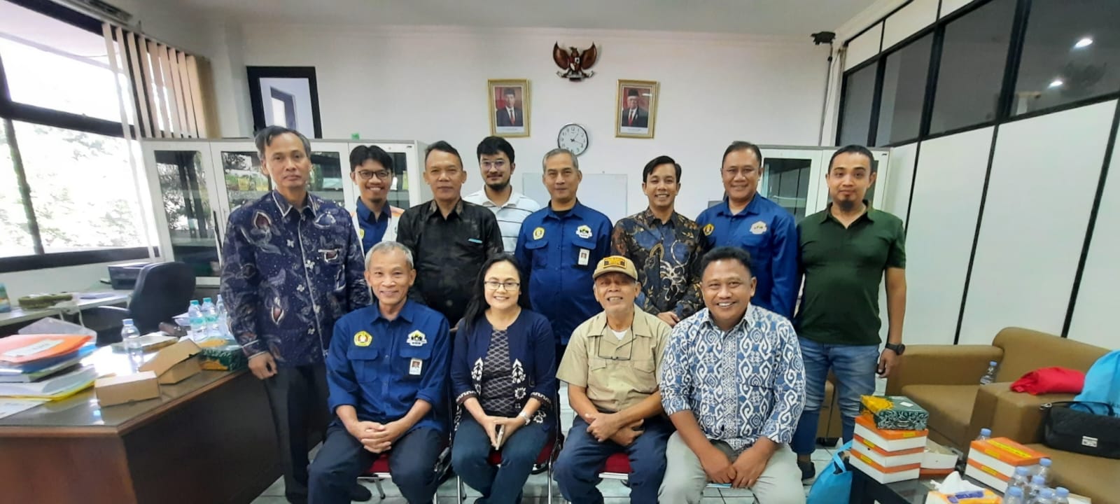 Foto bersama pembentukan presiden alumni FTME