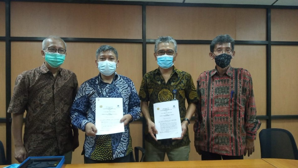 penanda-tanganan-dokumen-memorandum-of-agreement-oleh-dekan-ftm-upn-veteran-yogyakarta-dr-ir-sutarto