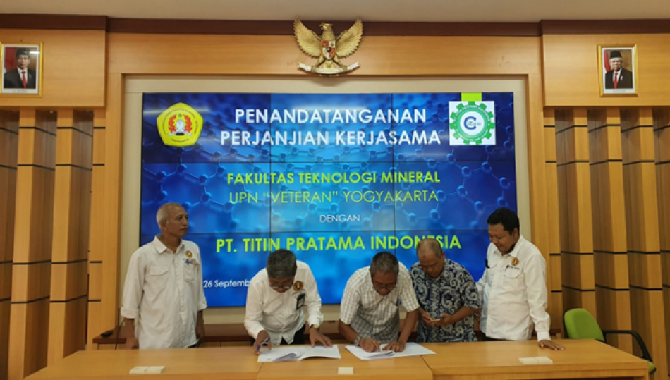 penandatanganan pks antara ftm dg pt titin pratama